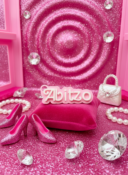 BARBIE-INSPIRED NAME TAGS